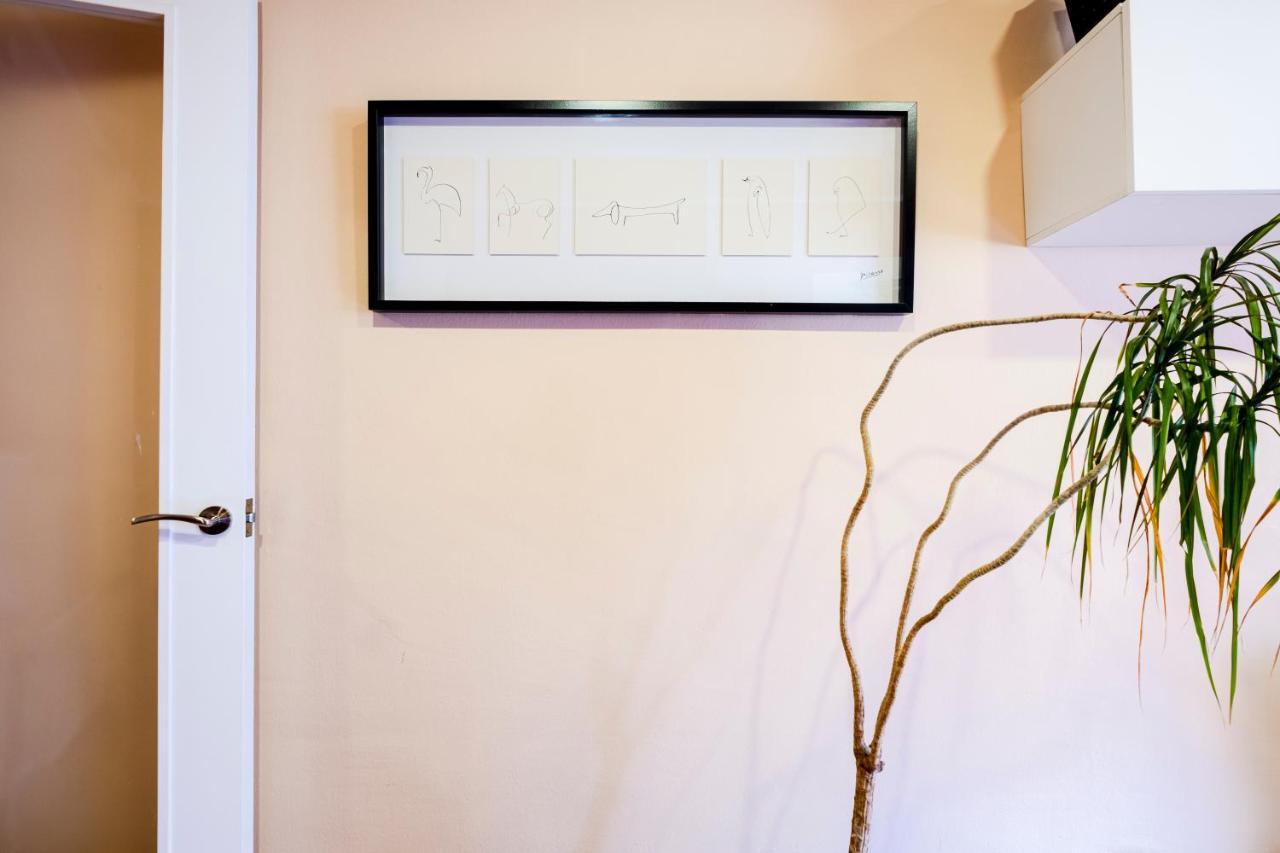 Three Bedroom Apartment In Sants Barcelona Exterior foto