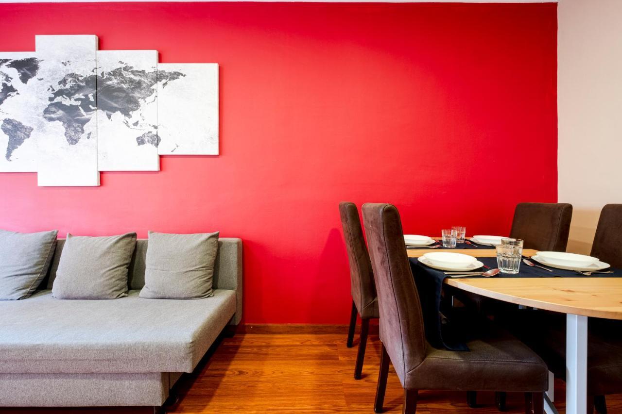 Three Bedroom Apartment In Sants Barcelona Exterior foto