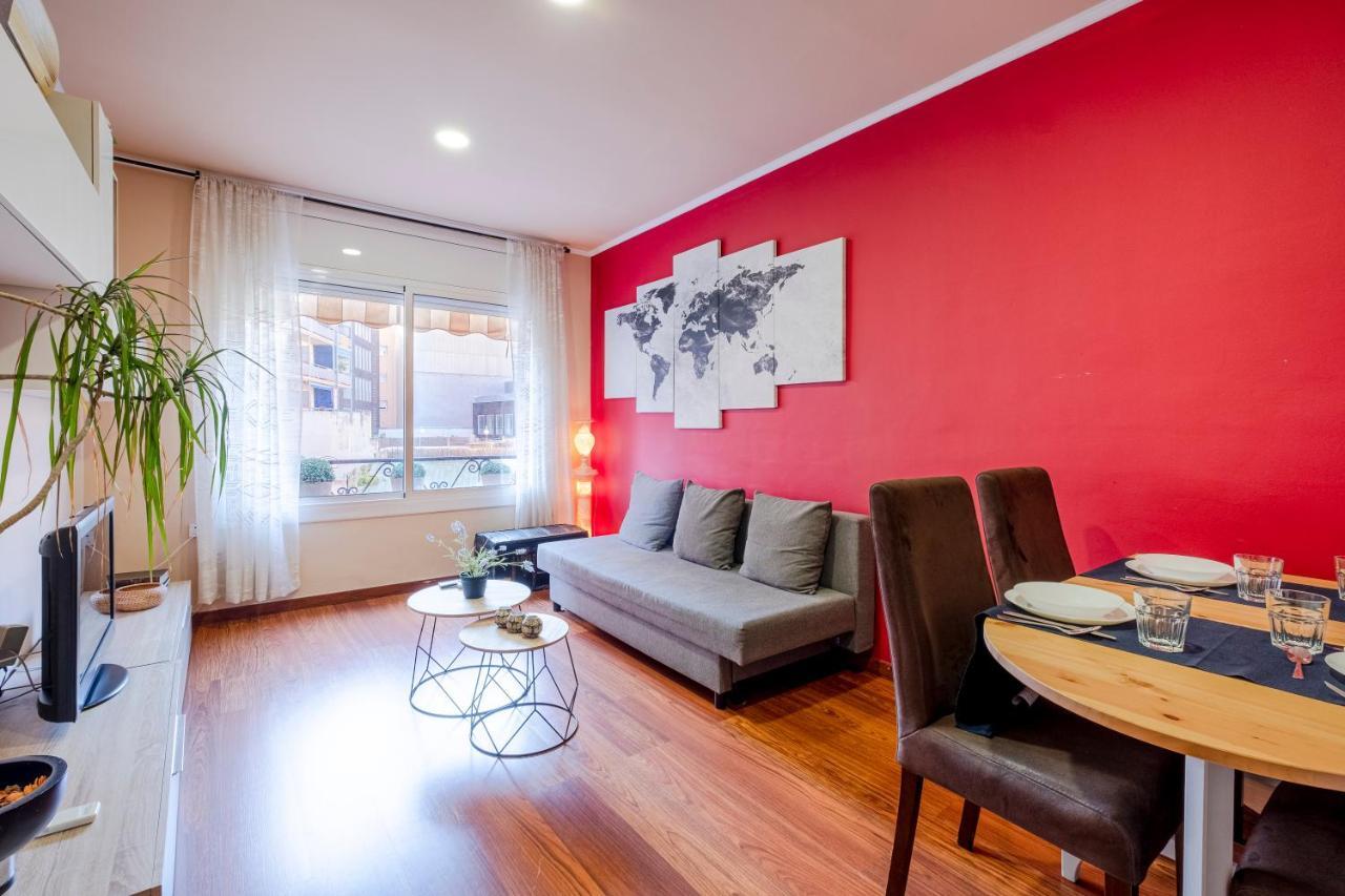 Three Bedroom Apartment In Sants Barcelona Exterior foto